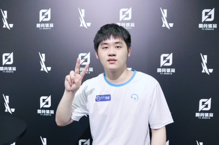 球队正通过 球队正通过