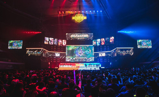 球迷们看到 球迷们看到