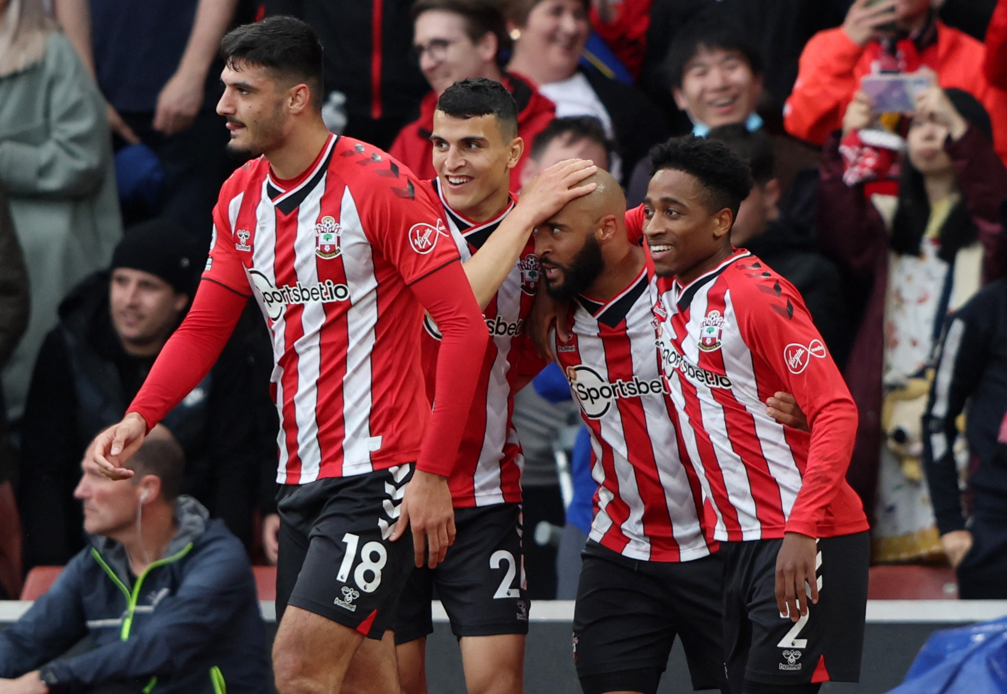 纳在养伤期 纳在养伤期