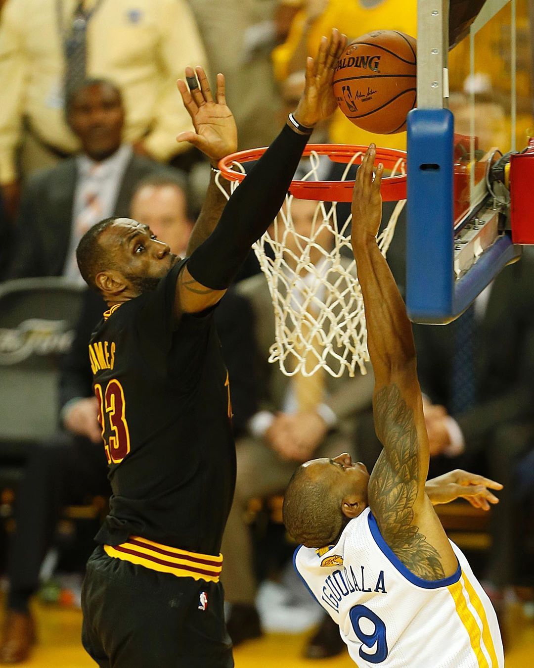 们在对线与